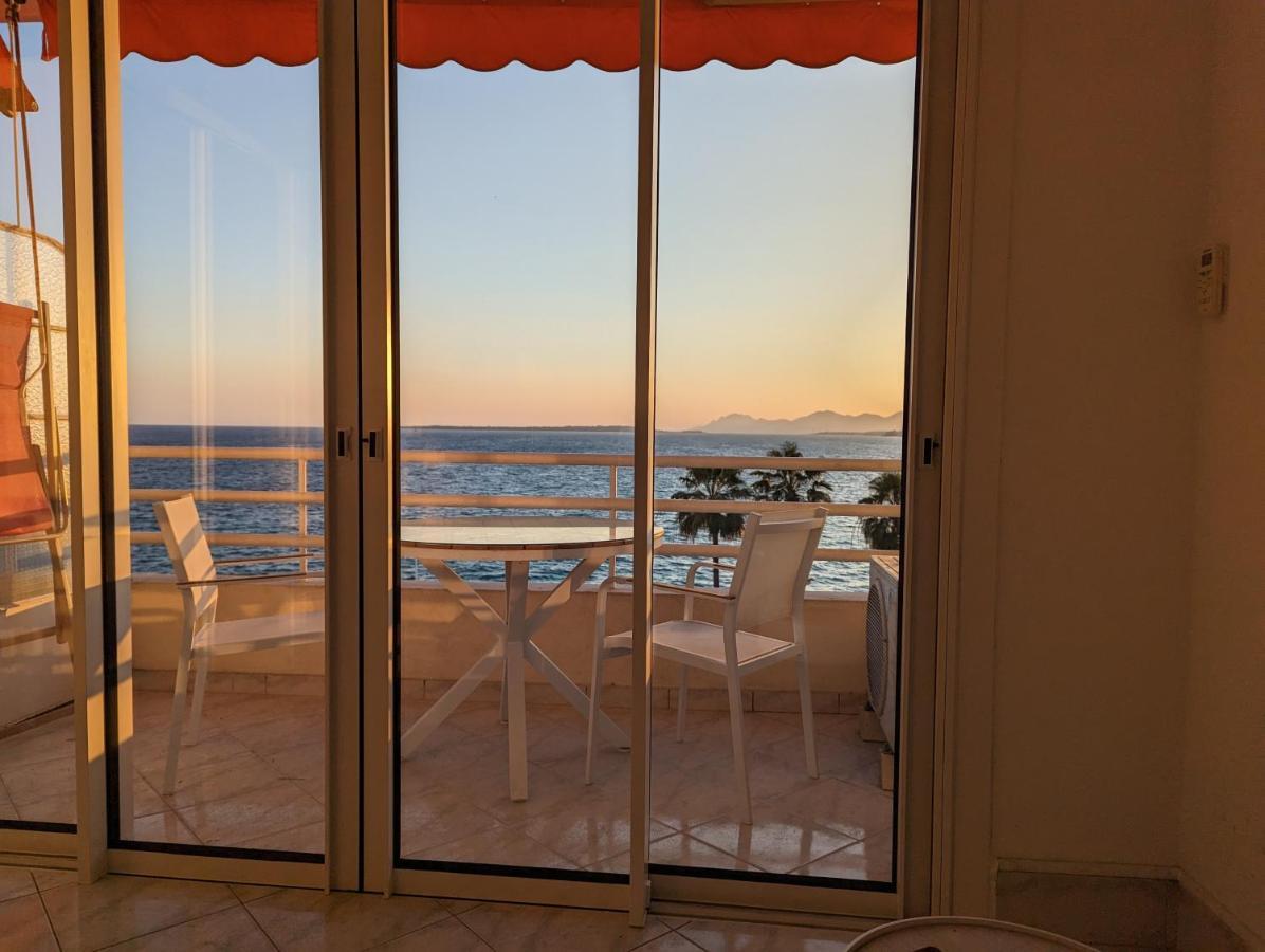 Superbe Appartement Vue Mer Panoramique Juan-les-Pins Exteriér fotografie