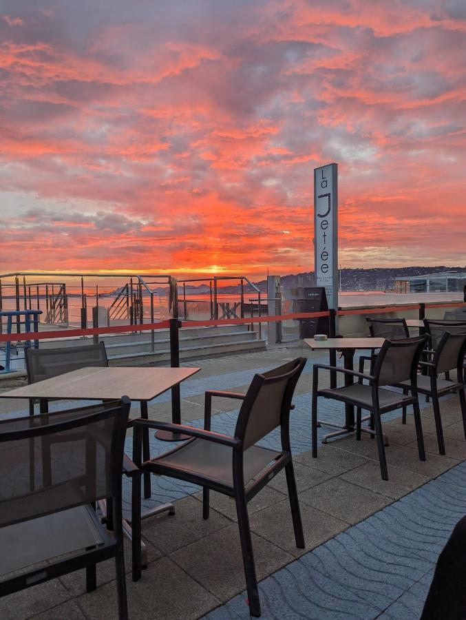 Superbe Appartement Vue Mer Panoramique Juan-les-Pins Exteriér fotografie