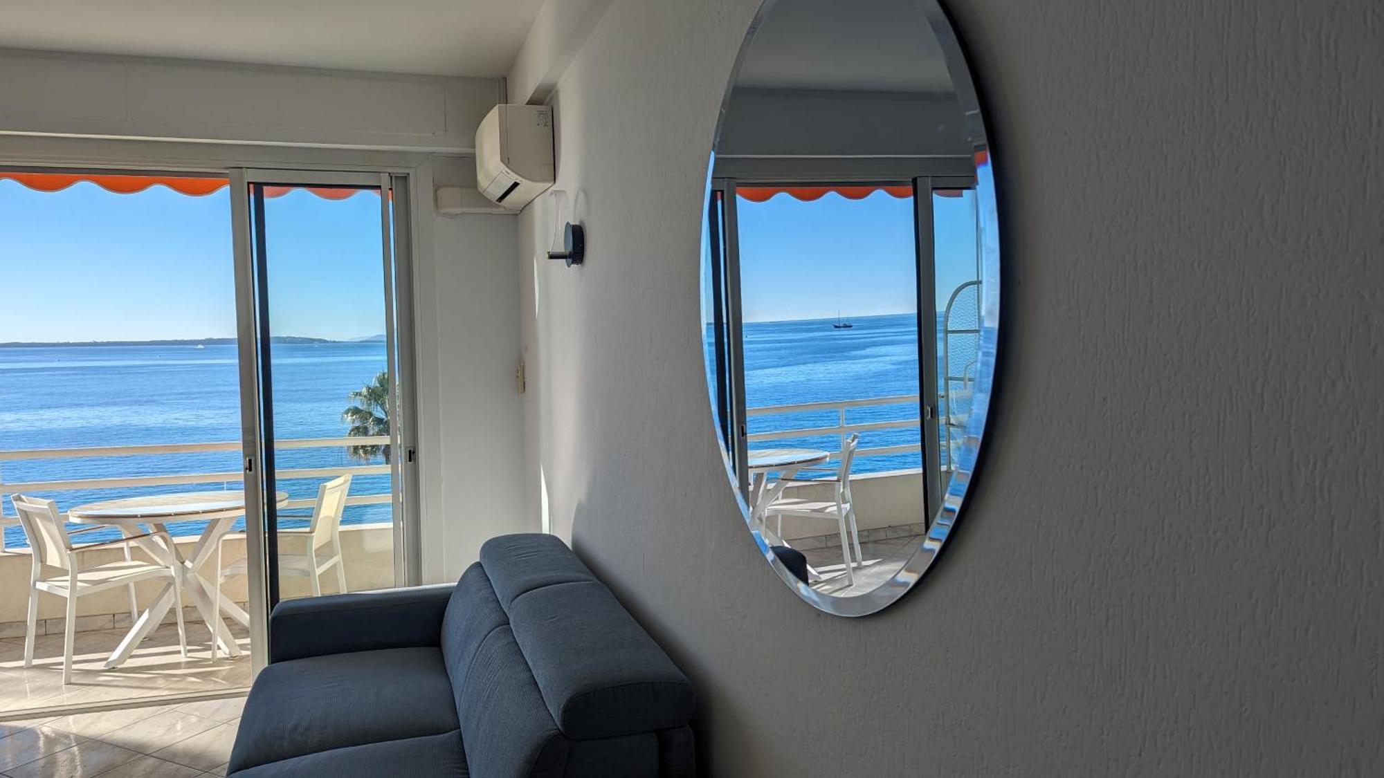 Superbe Appartement Vue Mer Panoramique Juan-les-Pins Exteriér fotografie