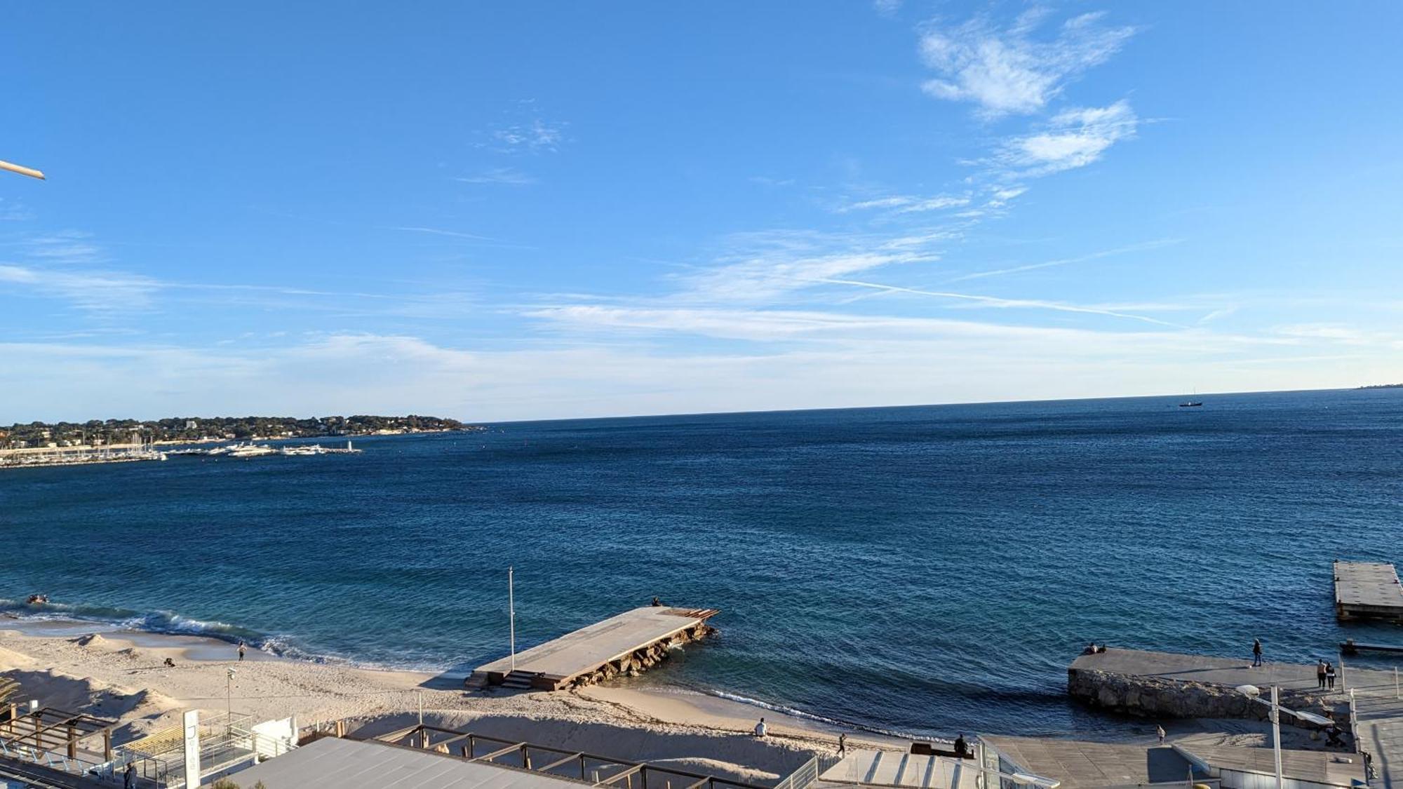 Superbe Appartement Vue Mer Panoramique Juan-les-Pins Exteriér fotografie