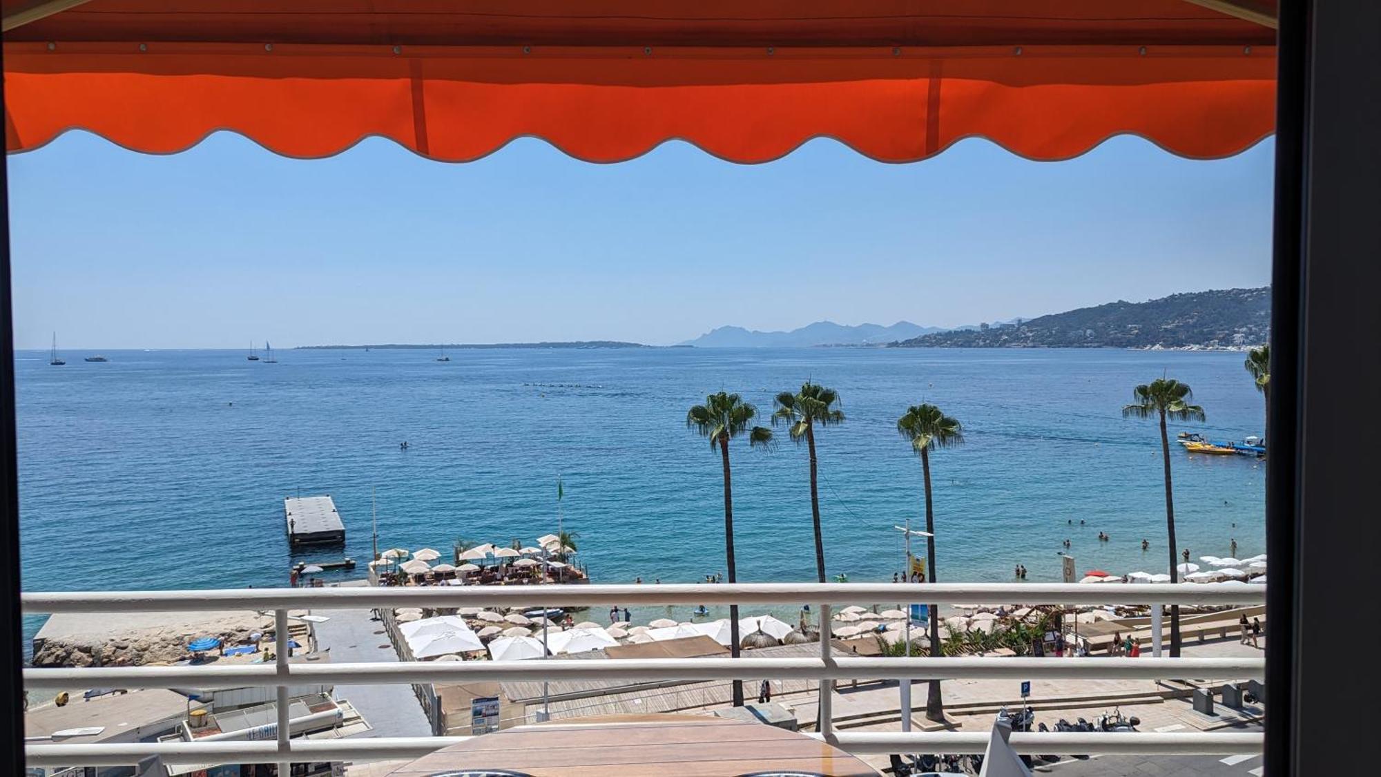 Superbe Appartement Vue Mer Panoramique Juan-les-Pins Exteriér fotografie