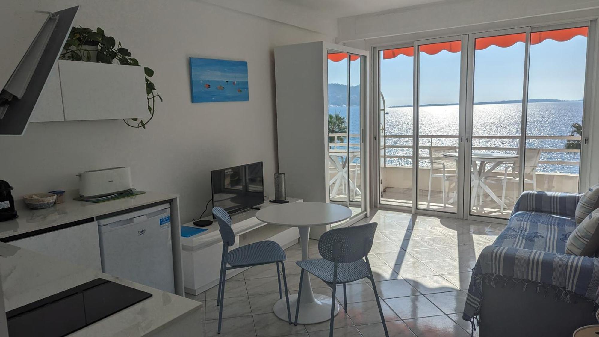 Superbe Appartement Vue Mer Panoramique Juan-les-Pins Exteriér fotografie