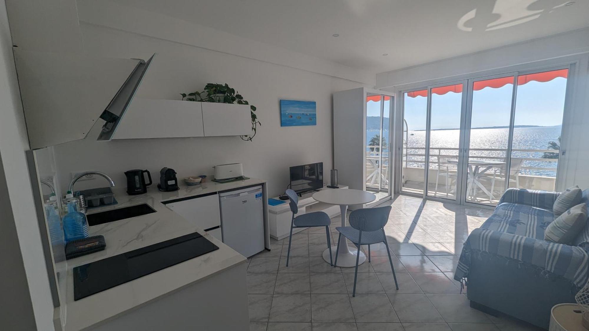 Superbe Appartement Vue Mer Panoramique Juan-les-Pins Exteriér fotografie