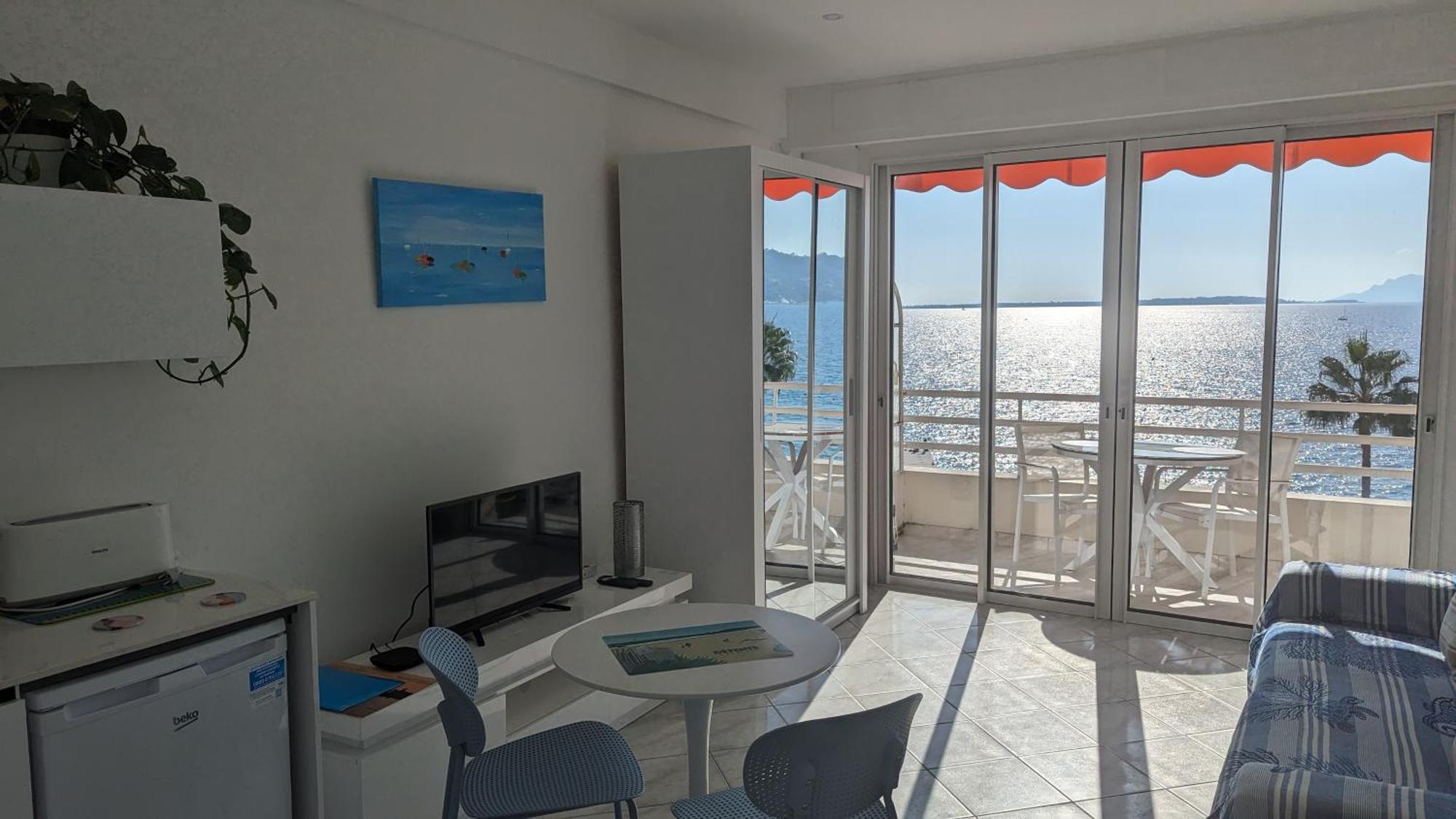 Superbe Appartement Vue Mer Panoramique Juan-les-Pins Exteriér fotografie